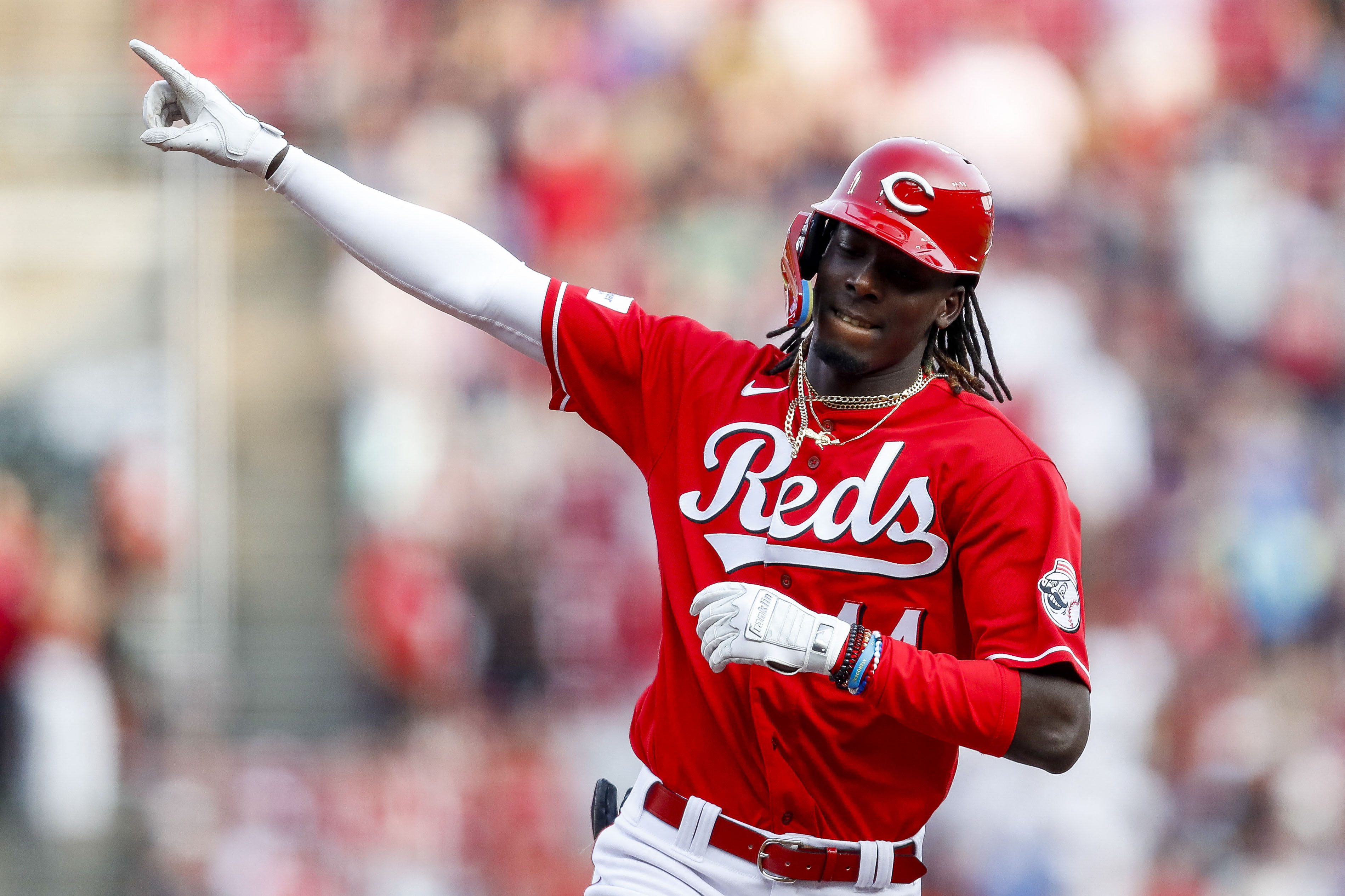 How Tall Is Elly De La Cruz: Baseball Prodigy’s Athletic Build