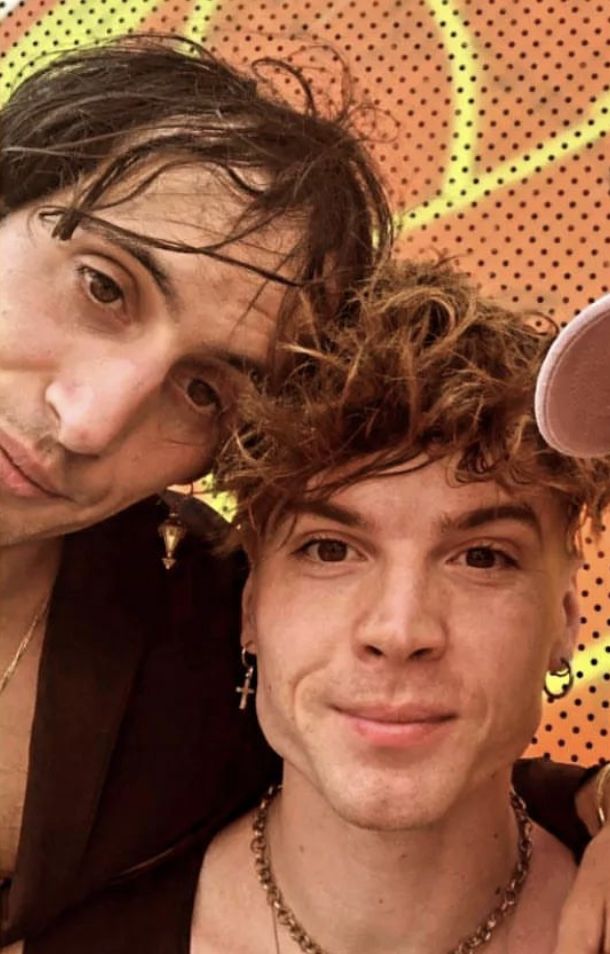 Ren Gill, 29.03.1990 | Haircuts for men, Handsome men, Poses - How Tall Is Ren Gill? Viral Musician's Height Revealed