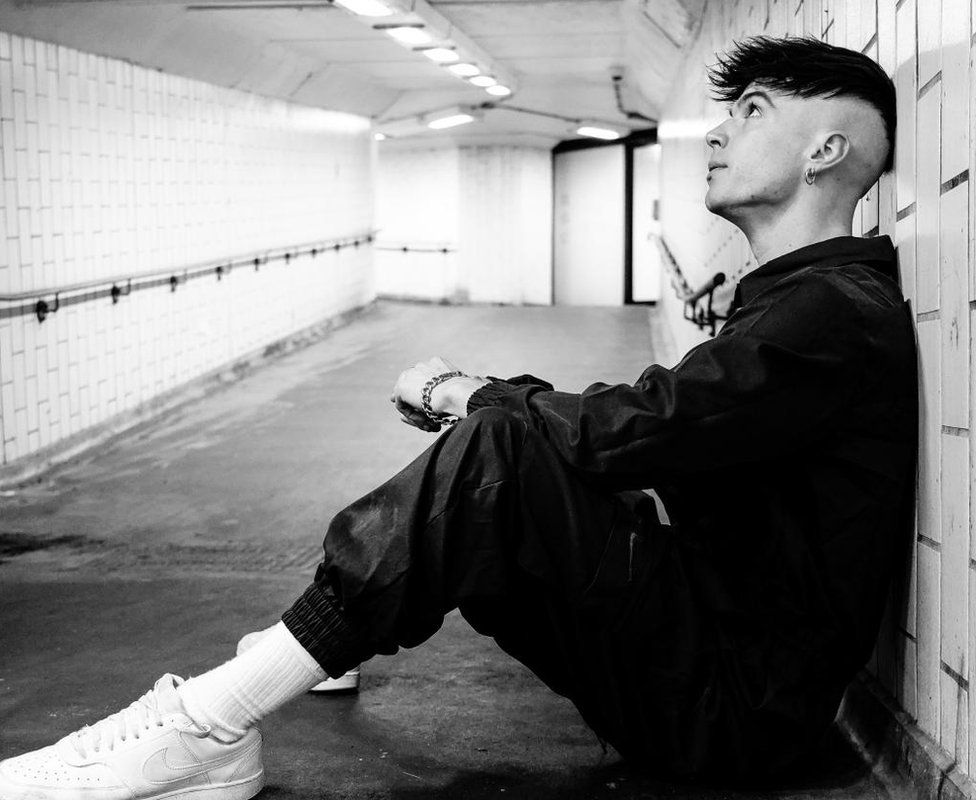 Ren: Welsh rapper's album Sick Boi is surprise number one - BBC News - Ren Gill's Height Uncovered: How Tall Is The Viral Musician?