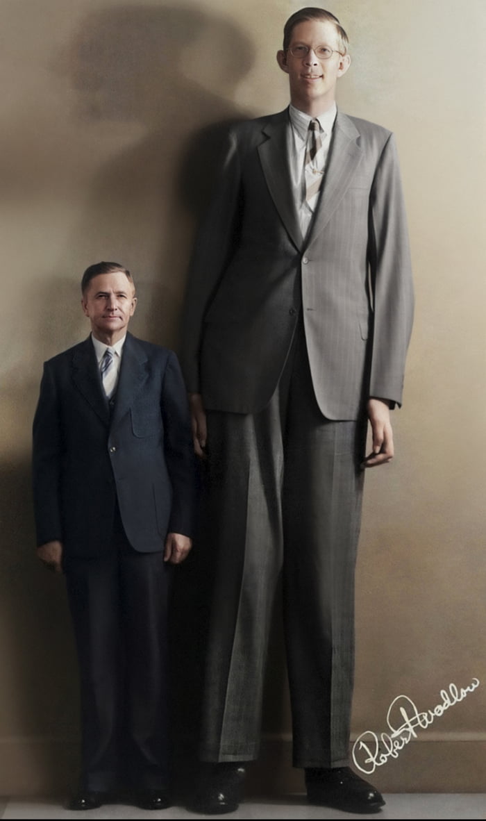 Robert Wadlow the tallest man in history with his father Harold - How Tall Was Robert Wadlow? – Discovering the Tallest Man in History