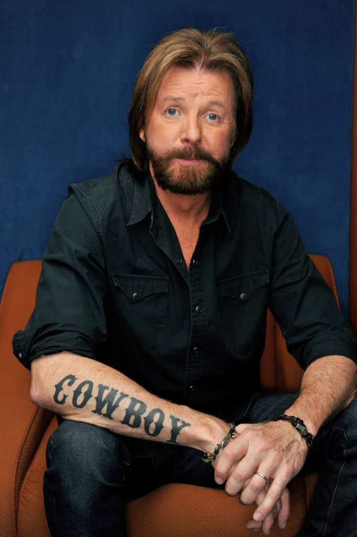 How Tall Is Ronnie Dunn? Country Music Star’s Height