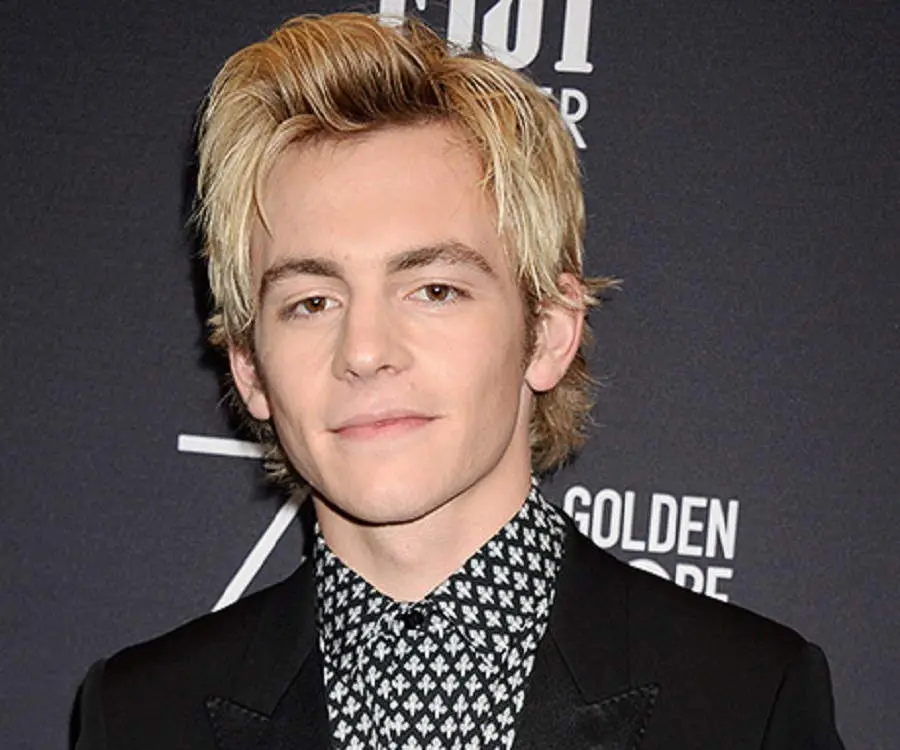 Ross Lynch - Guitarists, Birthday, Childhood - Ross Lynch Biography - Ross Lynch Height – How Tall Is the ‘Chilling Adventures’ Heartthrob?
