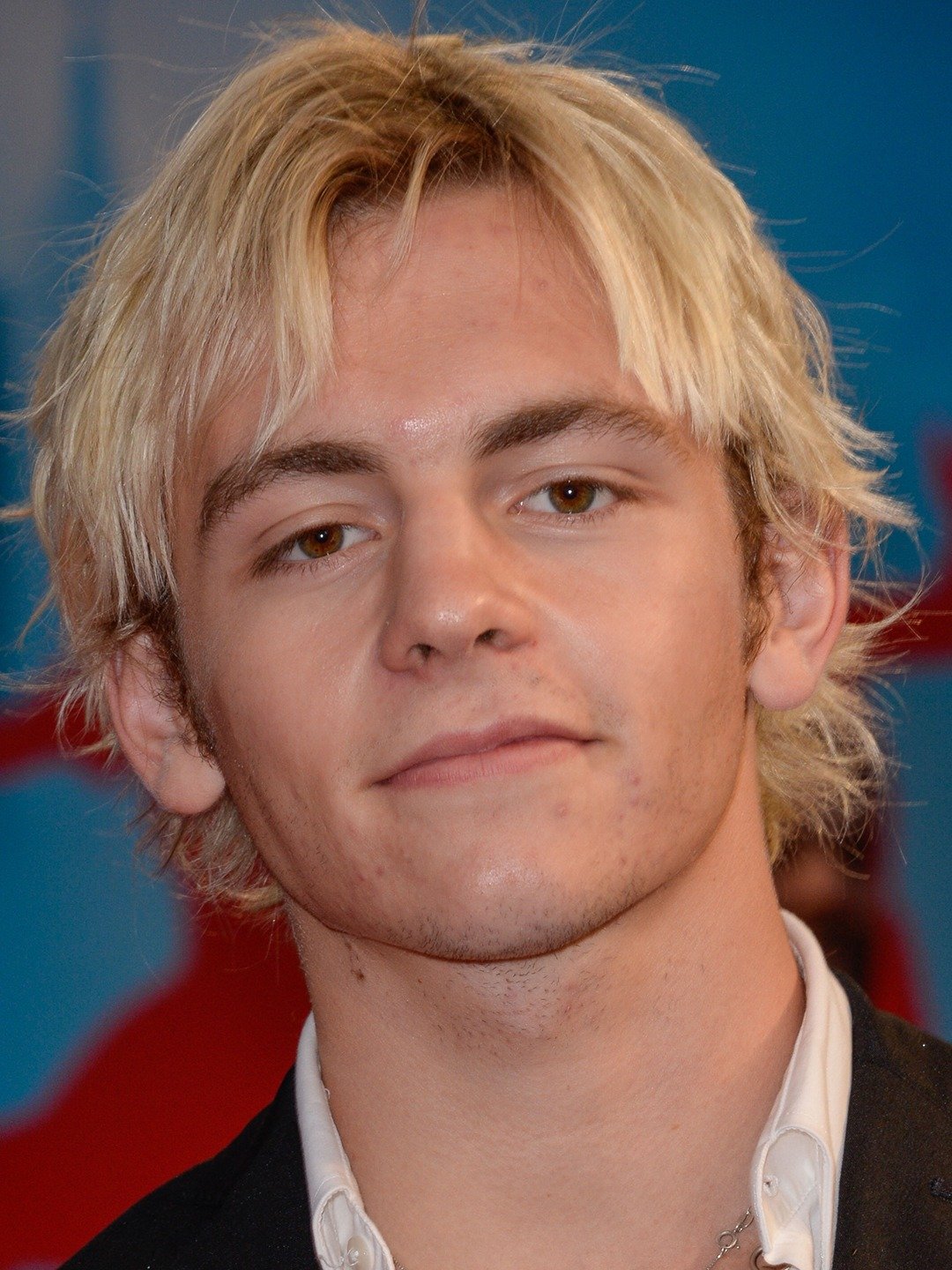 Ross Lynch - Singer, Songwriter, Musician, Actor - Ross Lynch Height – How Tall Is the ‘Chilling Adventures’ Heartthrob?