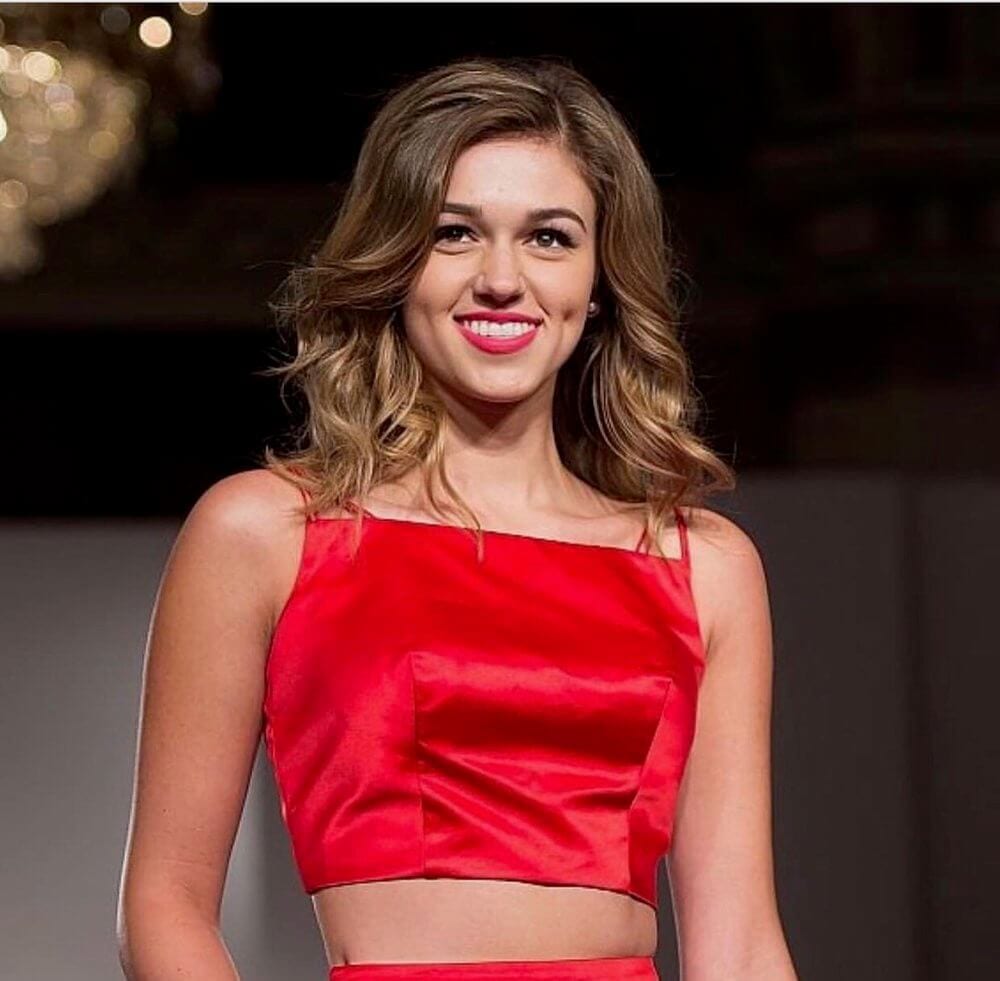 Sadie Robertson Reveals the ‘Dark’ Secret She Hid from Her Own Mother - Sadie Robertson: Sexy Pics of the Wholesome and Radiant Role Model