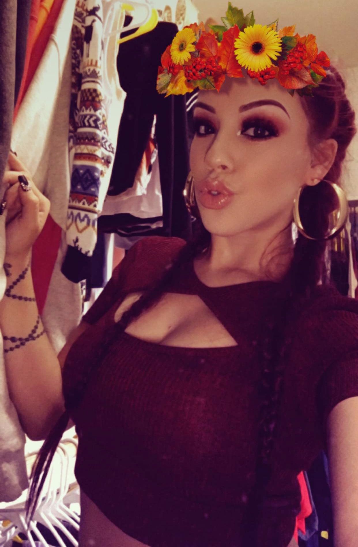 Salice Rose | Nail polish tattoo, Hair, Beauty makeup - Salice Rose: Sexy Pics of the Trendsetting TikTok Star