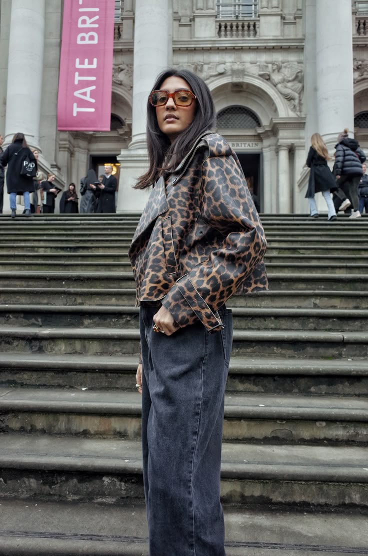 Sapna Rao, London Fashion Week 2024 in 2024 | London fashion week - Sapna Rao: Sexy Pics of the Rising Beauty Influencer
