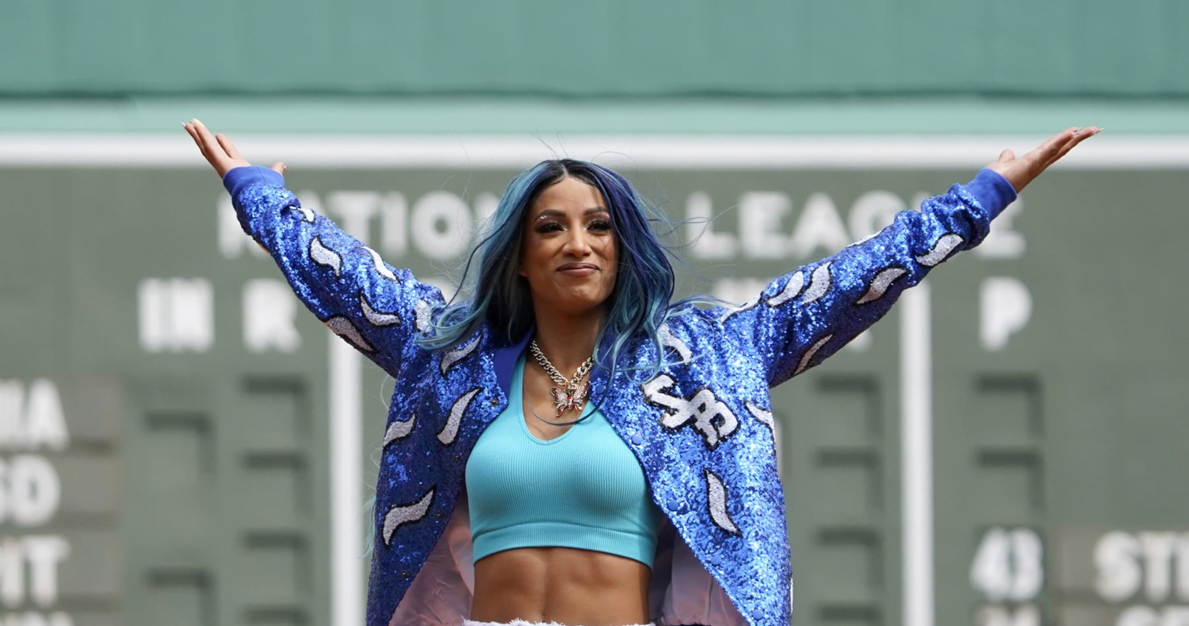Sasha Banks’ Twitter Handle Changed to Her Real Name amid Rumors of WWE - Sasha Banks Is Fire: Sexy Pics Of The WWE Superstar