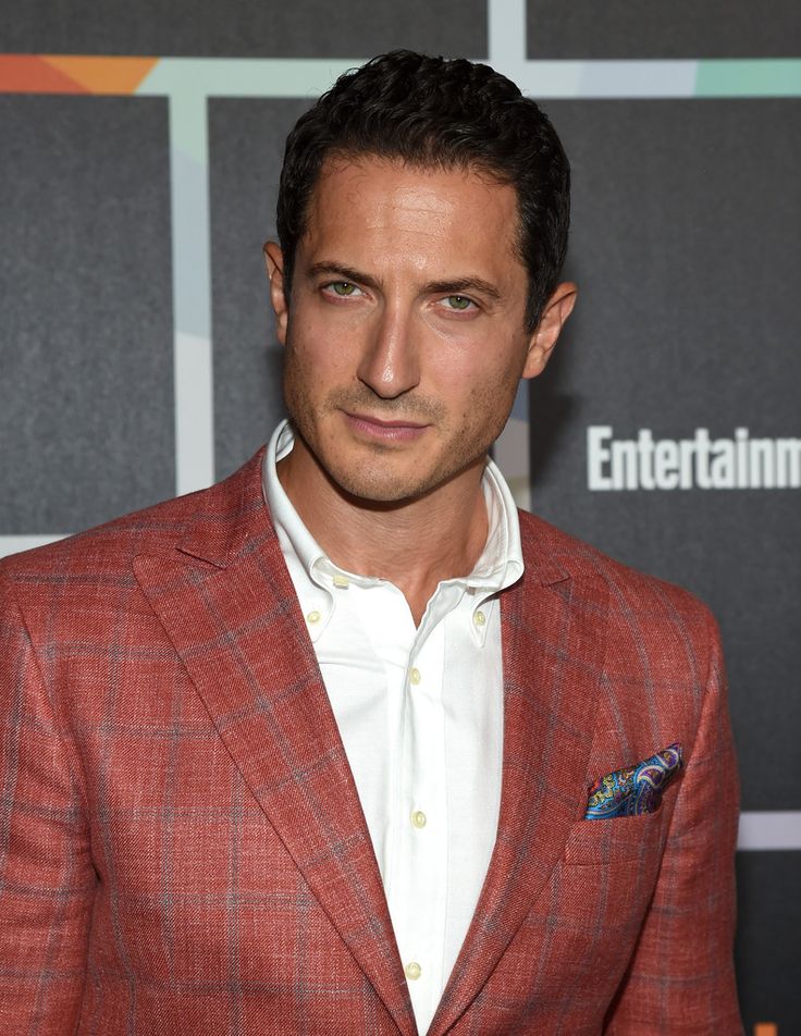 Sasha Roiz - Entertainment Weekly's Annual Comic-Con Celebration - Sasha Roiz Height – Grimm Star's Towering Presence