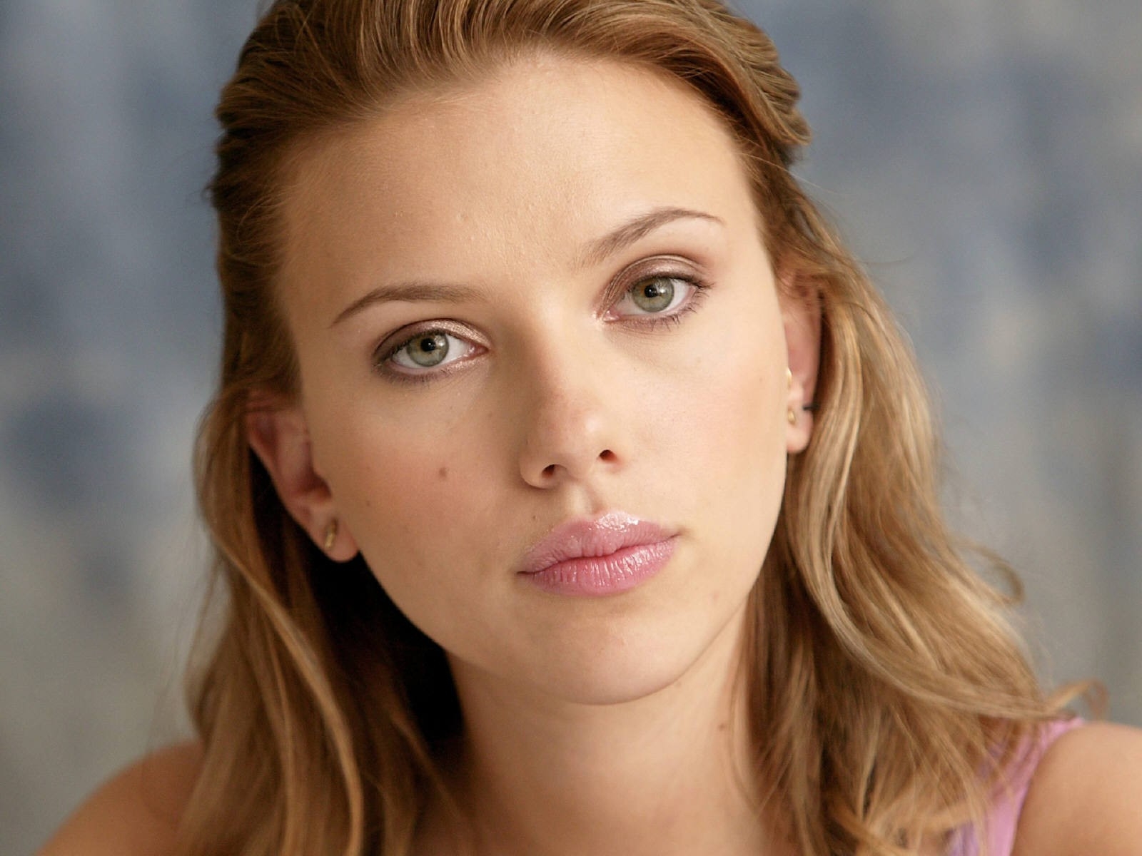 How Old Is Scarlett Johansson? Marvel Star's Age & Movie Timeline