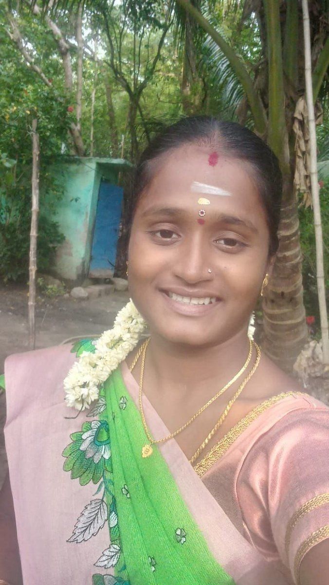 Sexy Blouse Designs, Tamil Girls, Indian Aesthetic, Cute Girl Pic - Anna Sheri: Sexy Pics of the Alluring Social Media Star