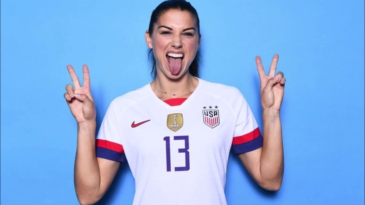 Sexy Photos of Alex Morgan - YouTube - Alex Morgan Off The Field: Sexy Pics Of The Soccer Superstar