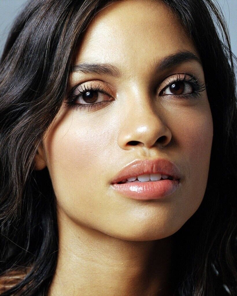 Rosario Dawson: Sexy Pics Of The Bold And Beautiful Icon