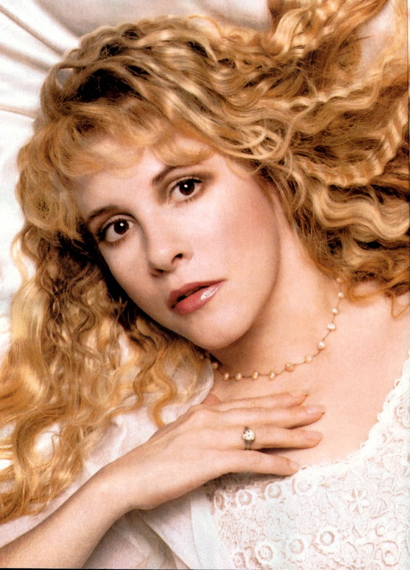 Sexy Women Of Rock - 20 Beautiful Portraits Of Stevie Nicks In The - Stevie Nicks’ Boho Rock Style – Timeless Fashion Magic