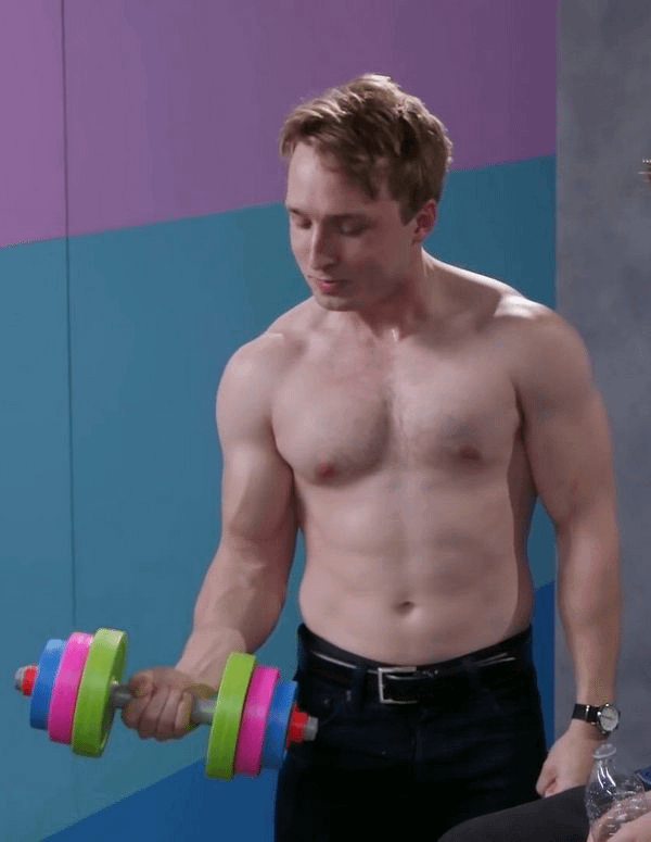 Shayne Topp from Smosh/The Goldbergs. Hot, a sweetheart, AND funny? : r - Shayne Topp Height – Just How Tall Is the Smosh Star?