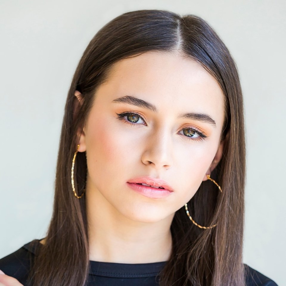 Sky Katz Age, Net Worth, Height, Songs, Movies 2025 - World-Celebs.com - How Tall Is Sky Katz? Actress And Rapper's Height Uncovered