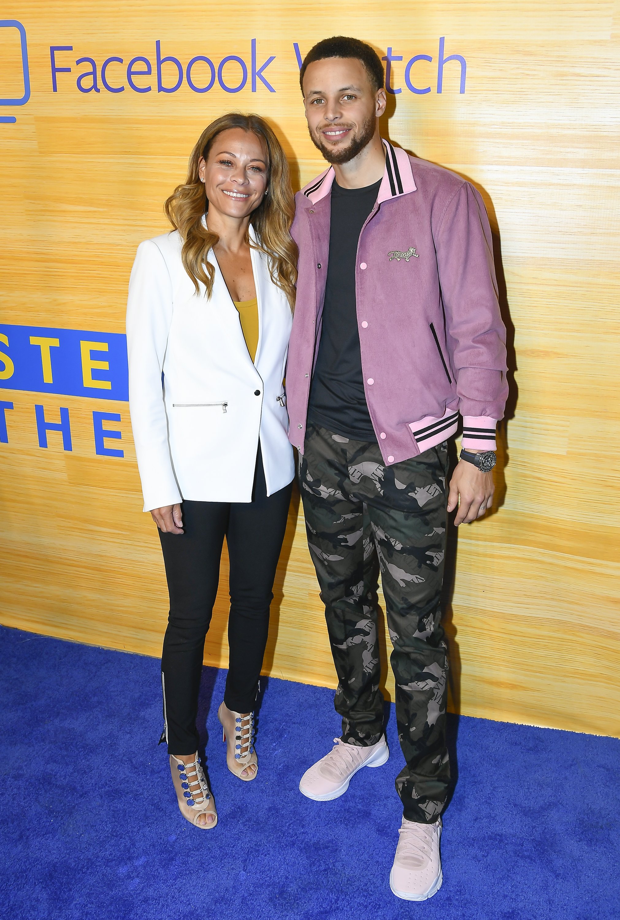 Steph Curry's Mom Sonya Curry Is a Teacher and Great Inspiration to Him - How Tall Is Sonya Curry? NBA Mom’s Height Revealed