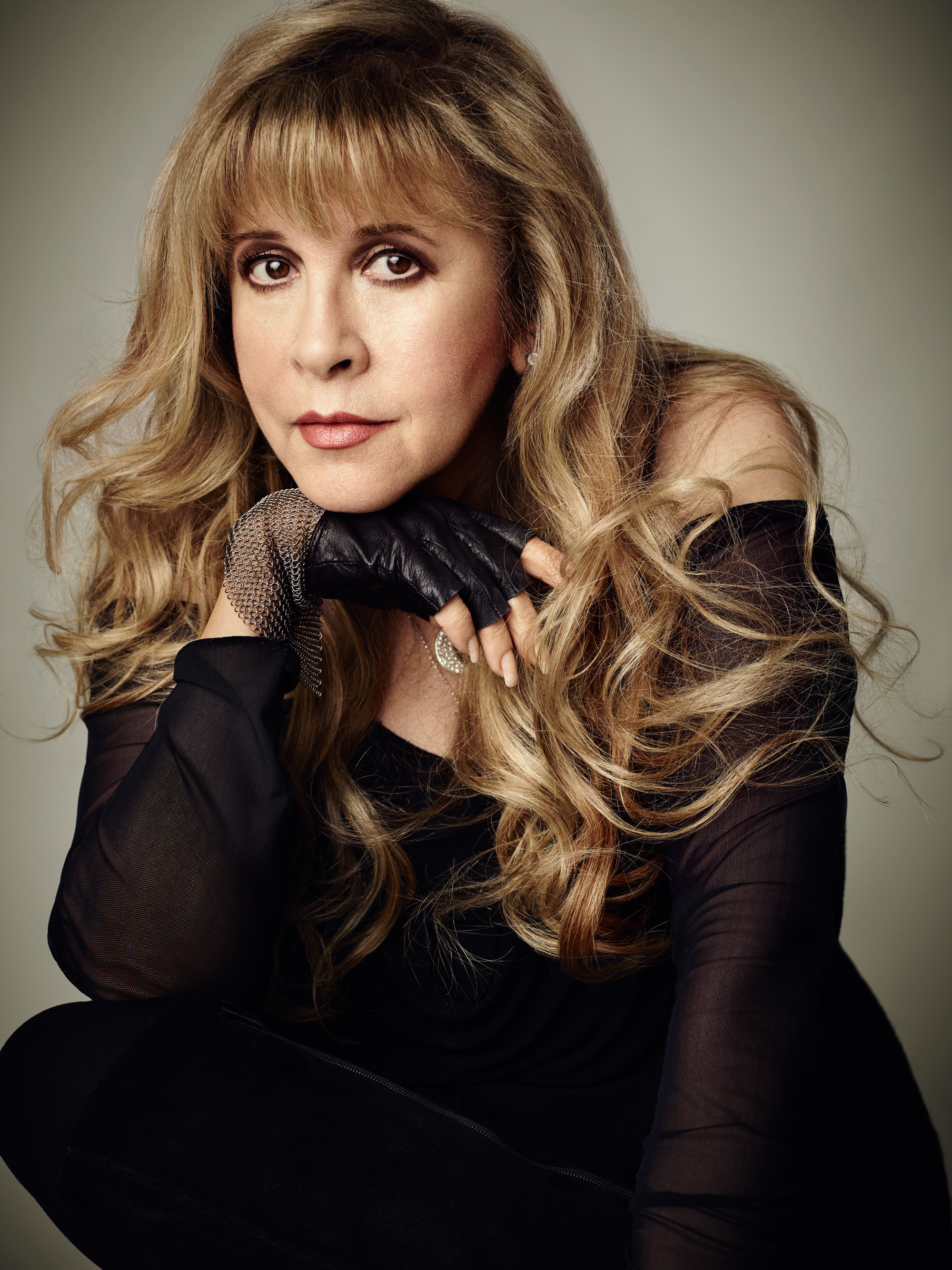Stevie Nicks Looks Back: Inside Rolling Stone's New Issue - Rolling Stone - Stevie Nicks’ Boho Rock Style – Timeless Fashion Magic