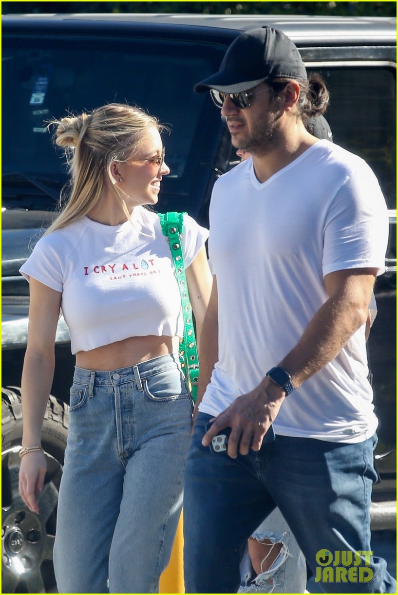 Sydney Sweeney & Longtime Boyfriend Jonathan Davino Enjoy Day Out in - Sydney Sweeney Confirms Split From Fiancé Jonathan Davino: 'I'm Officially Single'