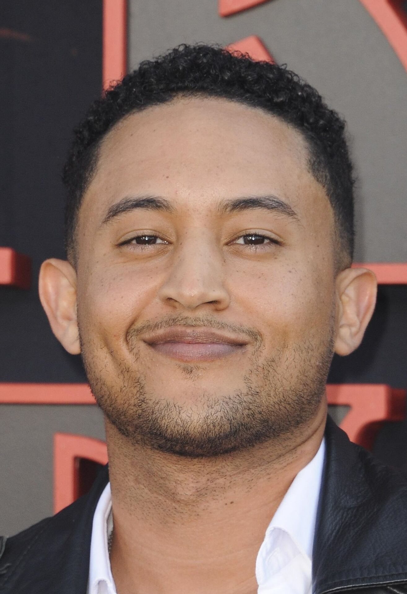 Tahj Mowry: biography, personal life, filmography - Tahj Mowry Height: Smart Guy's True Stats