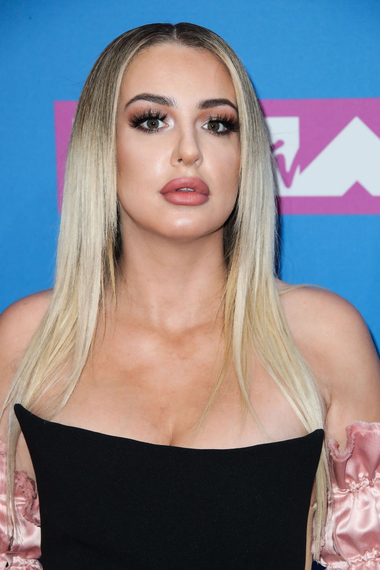 Tana Mongeau – 2018 MTV Video Music Awards • CelebMafia - Tana Mongeau: Sexy Pics of the Controversial Content Queen