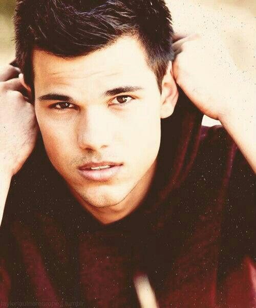 Taylor Lautner | Chicos musculosos, Jacob de crepusculo, Crepúsculo - What Ethnicity Is Taylor Lautner? Twilight Star’s Heritage Explained