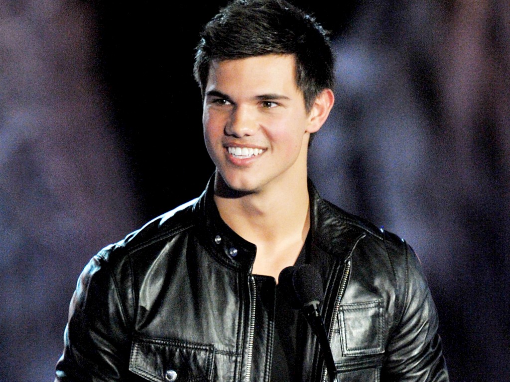 Taylor Lautner Wallpaper - Taylor Lautner Wallpaper (27261087) - Fanpop - What Ethnicity Is Taylor Lautner? Twilight Star's Heritage Explained