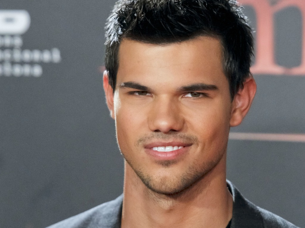 Taylor Lautner Wallpaper - Taylor Lautner Wallpaper (27264317) - Fanpop - What Ethnicity Is Taylor Lautner? Twilight Star's Heritage Explained