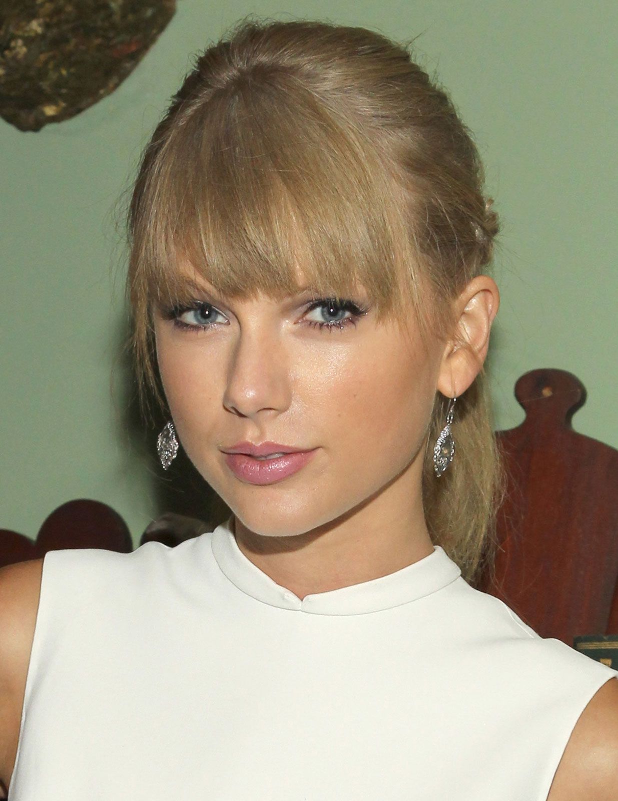 Taylor Swift | Biography, Albums, Songs, Grammys, & Facts | Britannica - How Tall Is Taylor Swift: Pop Star’s Petite Frame