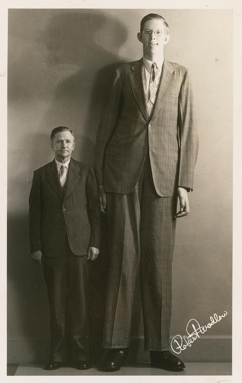 The Digital Research Library of Illinois History Journal™: Robert - How Tall Was Robert Wadlow? – Discovering the Tallest Man in History
