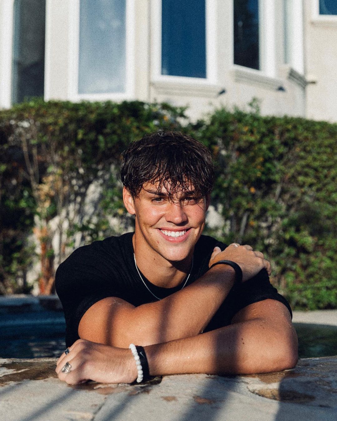 TikTok Star Noah Beck Bio - Bitcios - Noah Beck Height: TikTok Heartthrob's Real Size