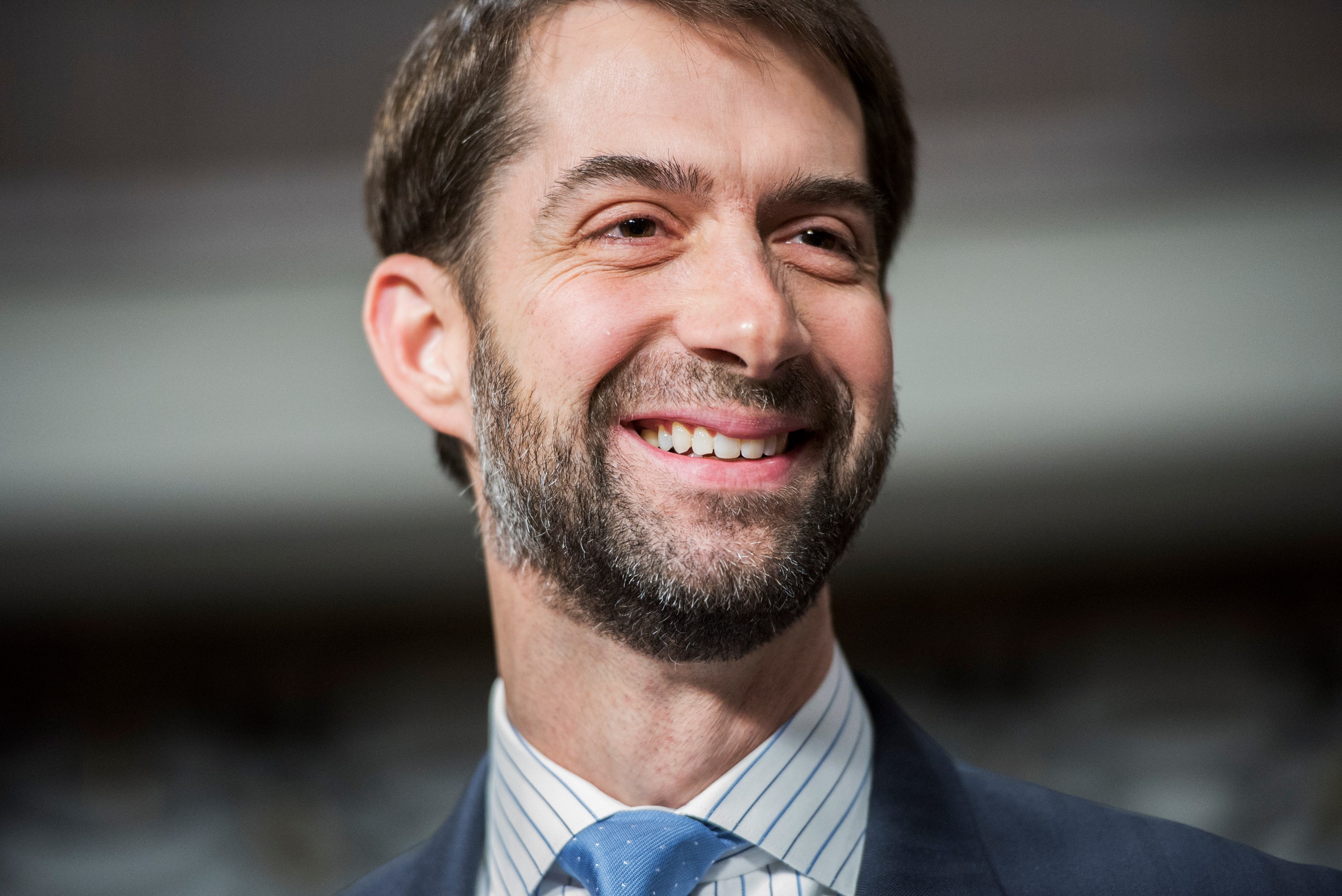 Tom Cotton Goes All the Way to Iowa and Poses With Pizza Also Sold in - How Tall Is Tom Cotton? Senator’s Height Confirmed