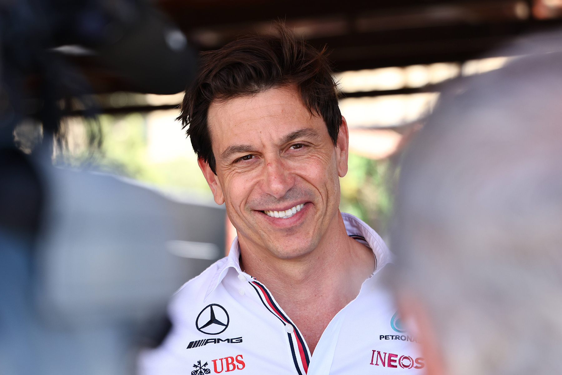 Toto Wolff: Vom Kloputzer zum Weltmeister | F1-Insider.com - Toto Wolff’s Towering Presence – Just How Tall Is F1’s Boss?