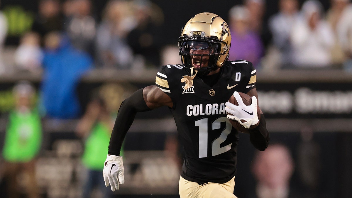 Travis Hunter , gran promesa del draft, cree firmemente en su futuro en - Is Travis Hunter's Wife Pregnant? Fans Think A Baby Is On The Way