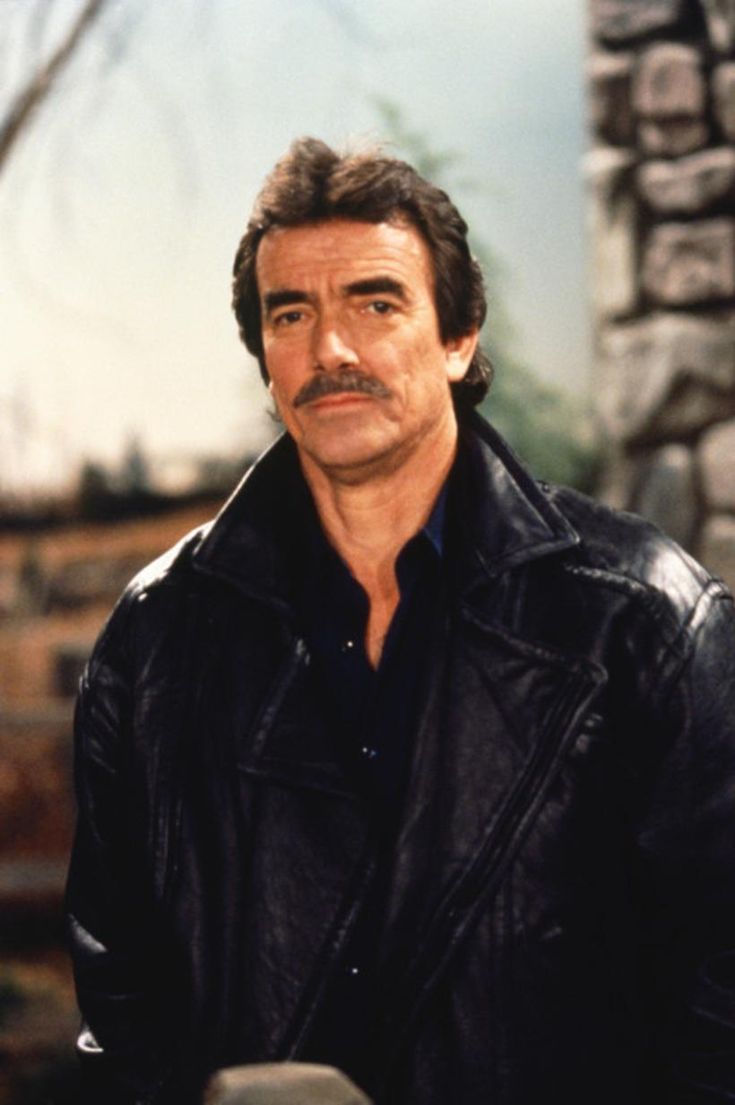 Victor Newman, un homme charismatique | Eric braeden, Victor, Young and - Victor Newman's Age: How Old Is The Soap Legend Now?