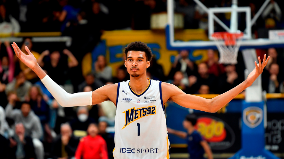 Victor Wembanyama height: How likely No. 1 draft pick compares to - Victor Wembanyama Height – How Tall Is the NBA’s Next Big Thing?