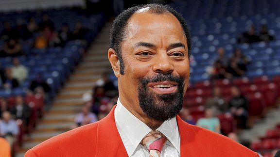 Walt Frazier recognized as a 'Fab Father' - Knicks Blog- ESPN - How Old Is Walt Frazier? A Look Back At The Knicks Legend's Prime