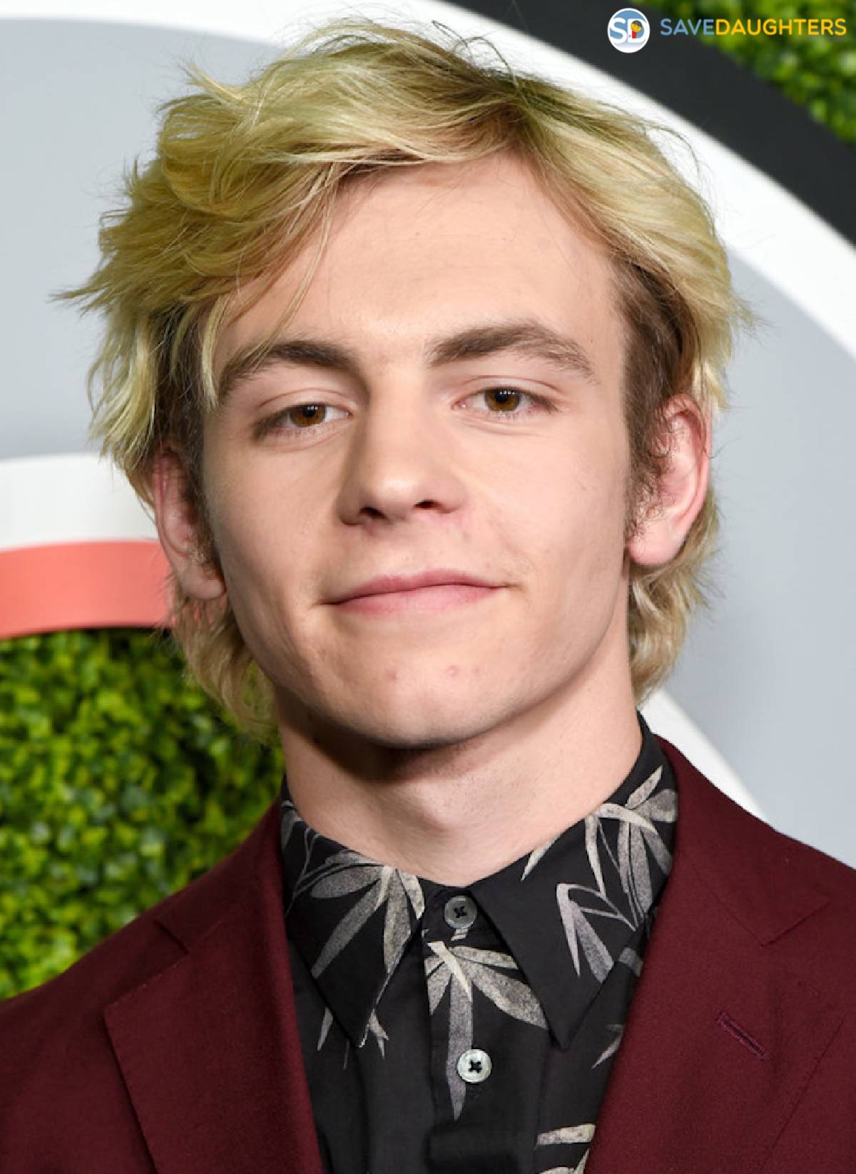 What is Ross Lynch Net Worth? Wikipedia, Girlfriend, Parents, Age - Ross Lynch Height – How Tall Is the ‘Chilling Adventures’ Heartthrob?