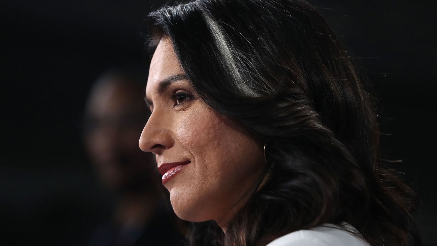 What is Tulsi Gabbard actually doing on Russia? | CNN Politics - Tulsi Gabbard’s Public Style – Political Poise and Fashion