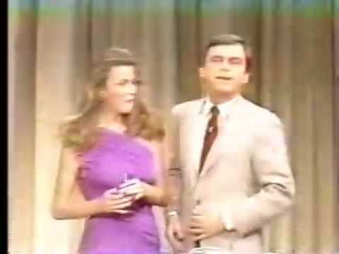 How Old Is Vanna White? Wheel Of Fortune Star’s Age In 2025