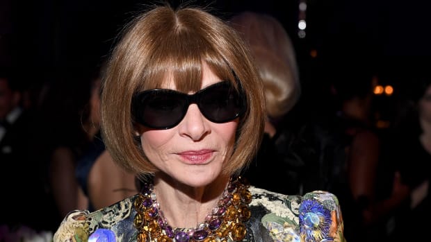 Why Is This Picture of Anna Wintour Wearing Jeans so Comforting - How Old Is Anna Wintour? Fashion Icon’s Age in 2025