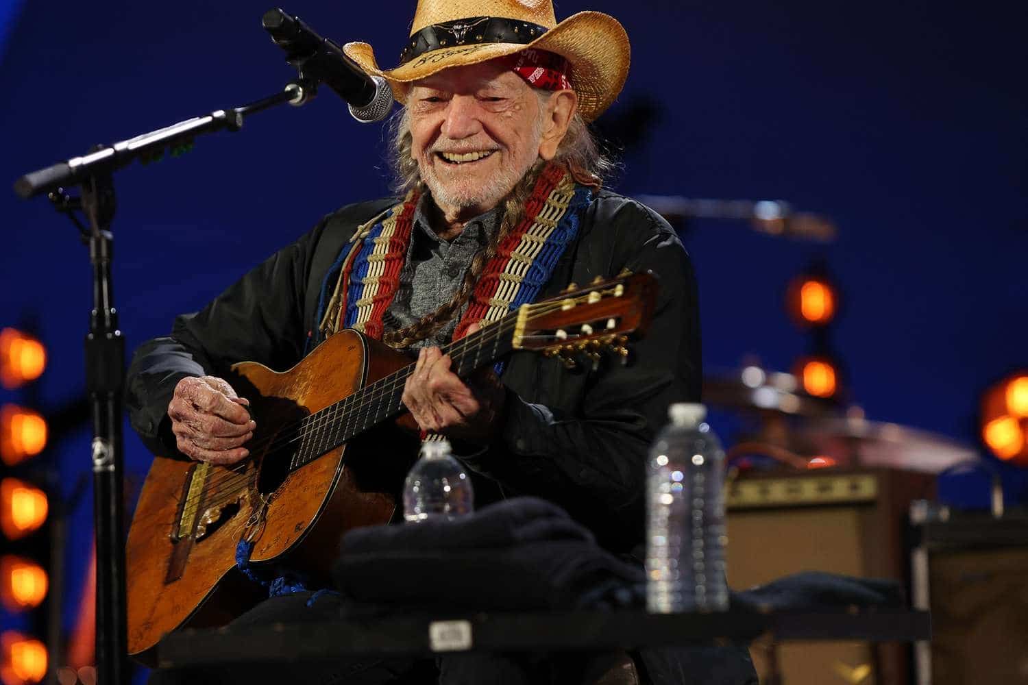 Willie Nelson 2024 Album Songs - Liana Ophelie - How Old Is Willie Robertson? Duck Dynasty Star’s Age