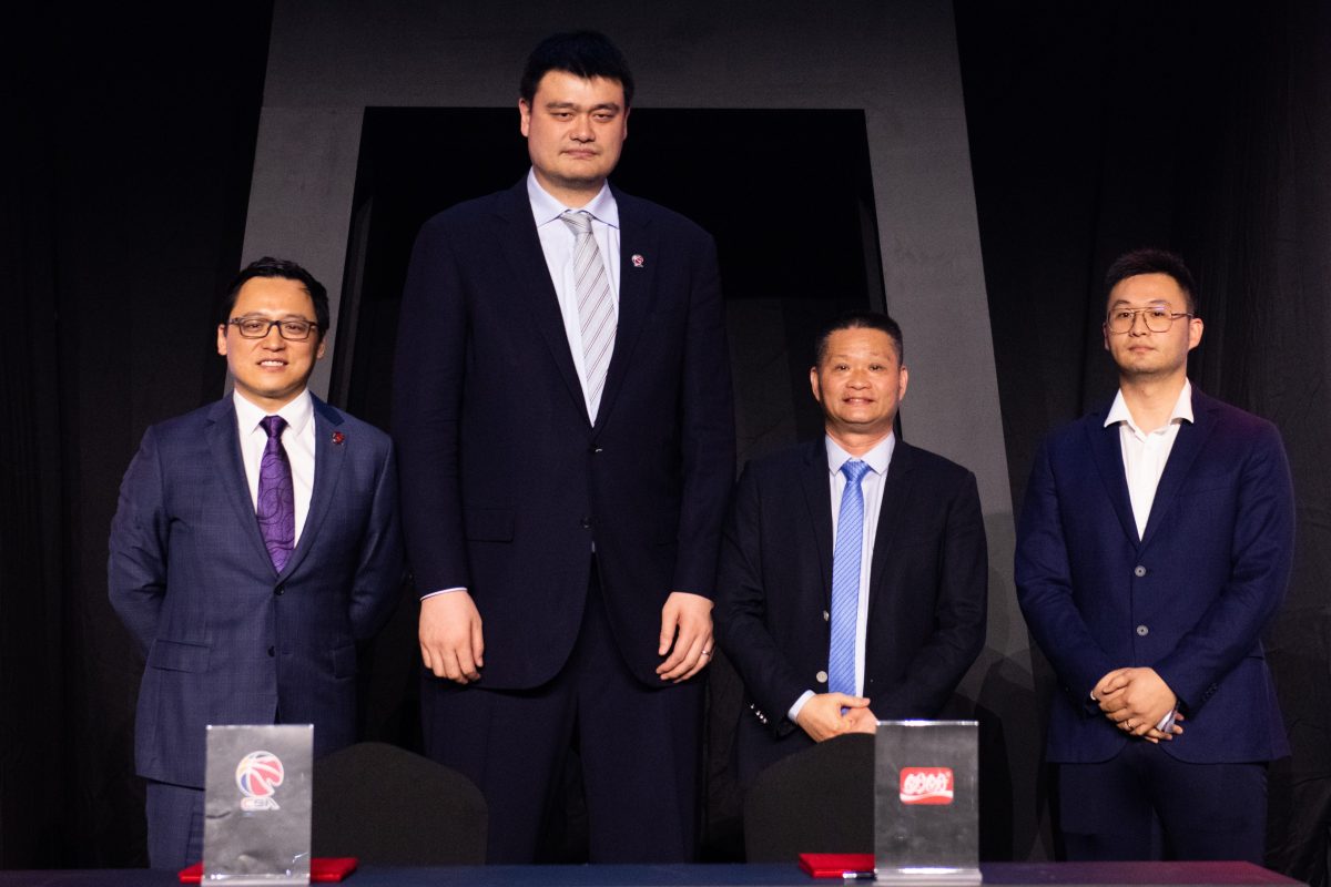 Yao Ming Height: How Tall is The Chinese Professional Basketball Player? - Yao Ming Height – How Tall Is the NBA Giant?