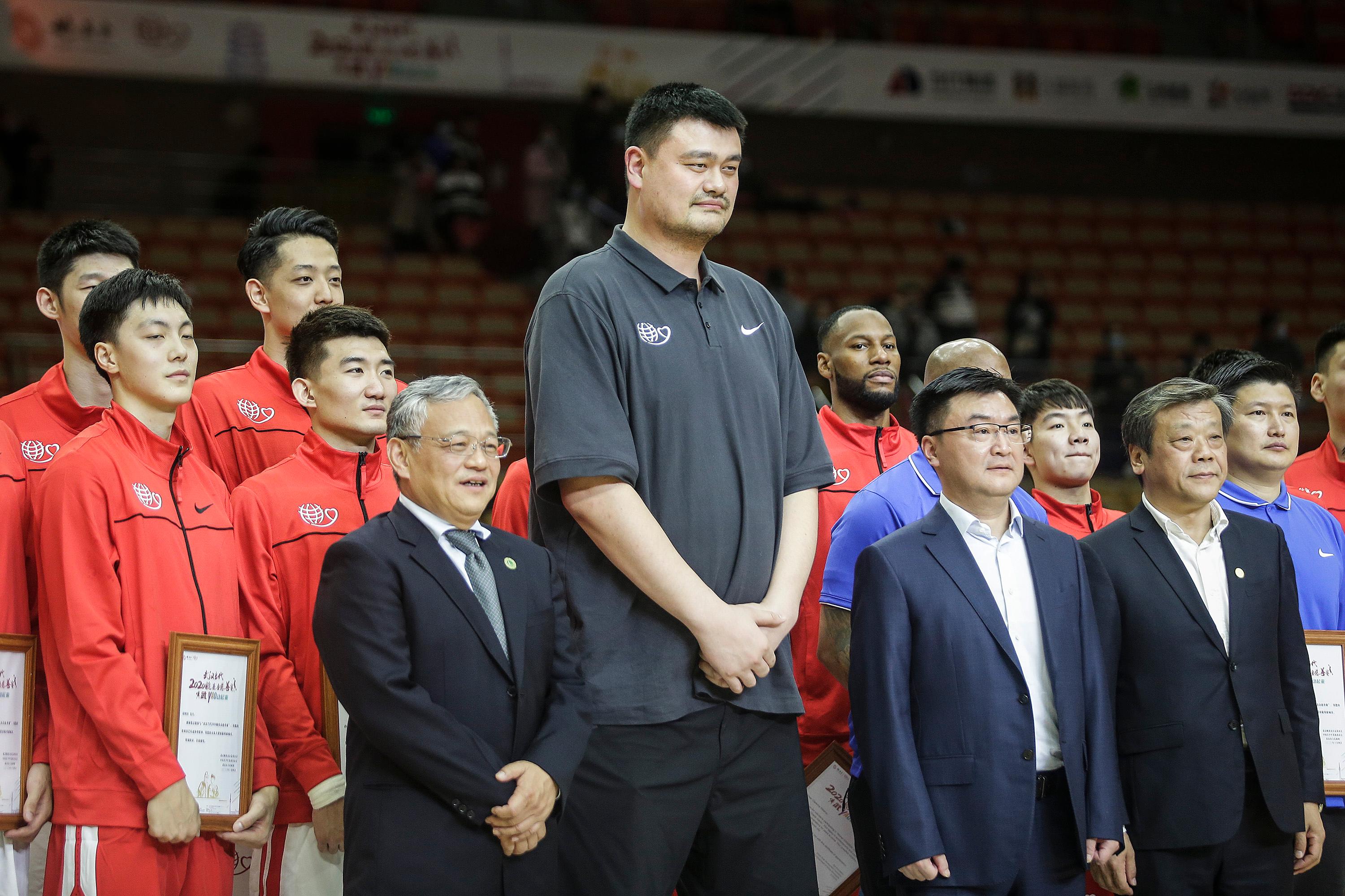 Yao ming height - locedapple - Yao Ming Height – How Tall Is the NBA Giant?