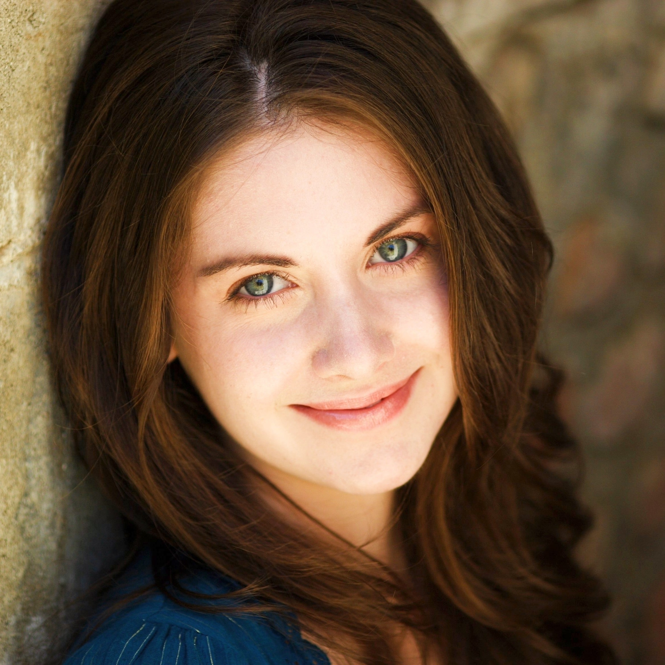 Young Alison Brie : r/FamousFaces - How Tall Is Alison Brie? Versatile Actress’s Height