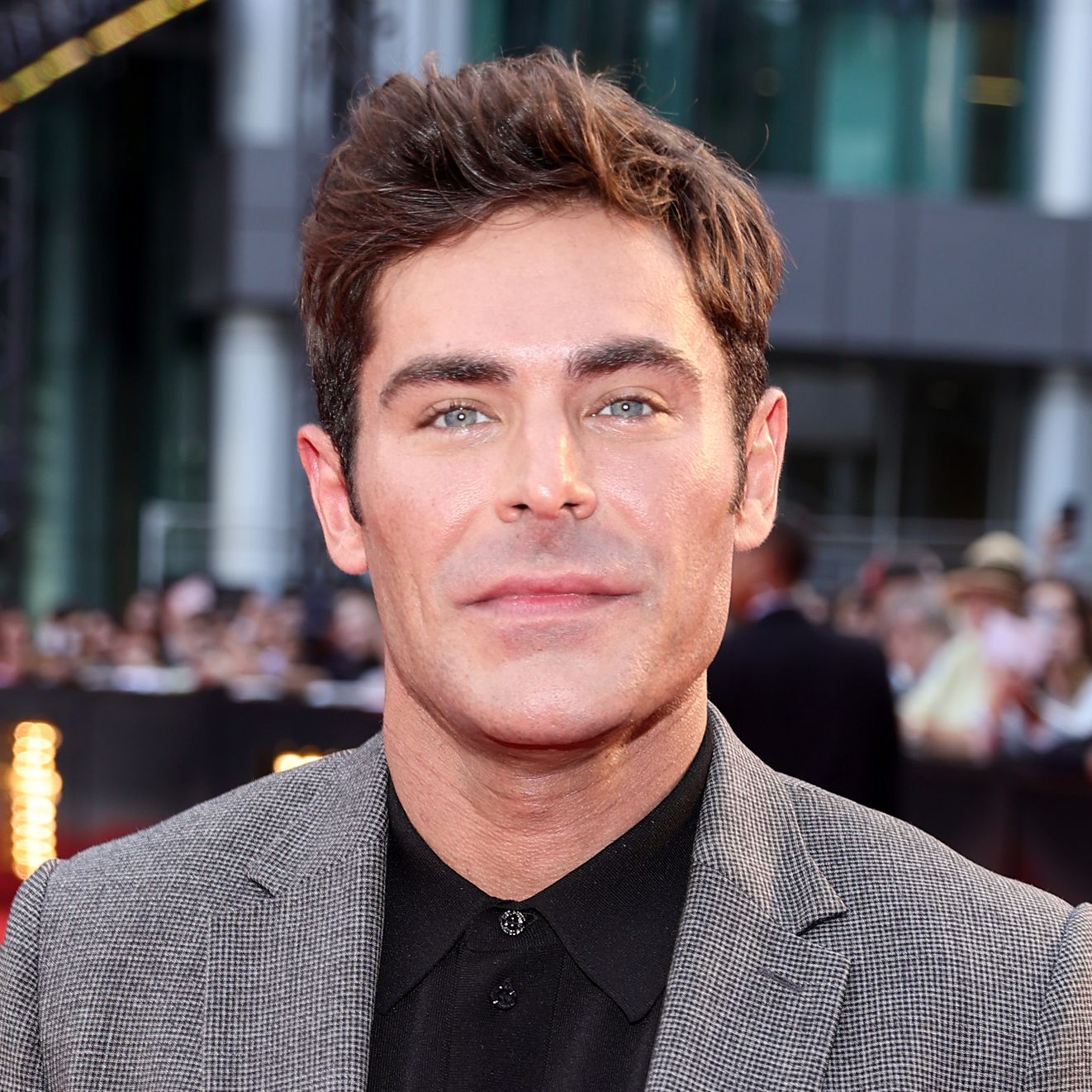 Zac Efron 2024 Netflix - Sue Lettie - Zac Efron Height – How Tall Is the Hollywood Heartthrob?