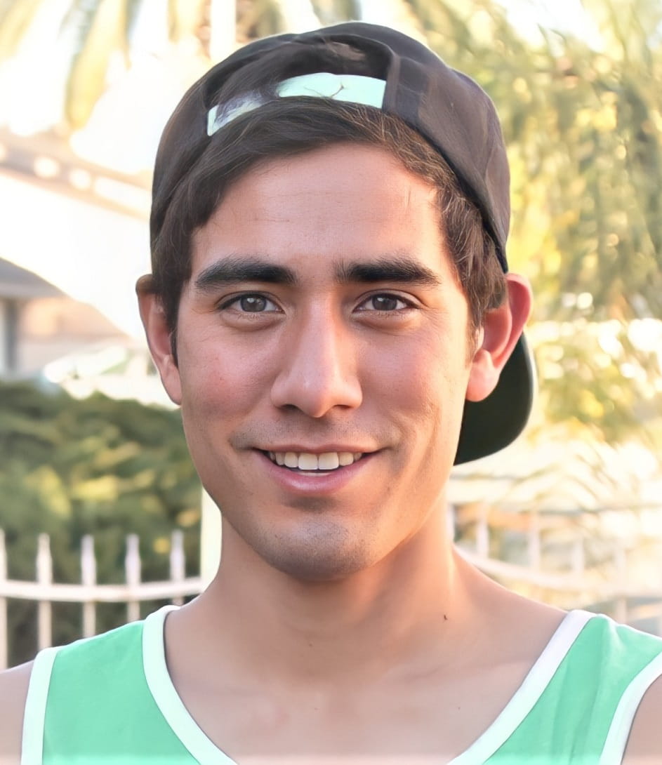 Zach King - Zach King Height: How Tall Is The Illusion King?